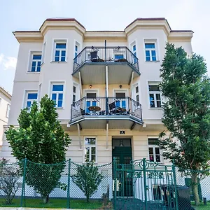 Imperial Schoenbrunn - Contactless Check-in Apartman Bécs