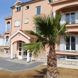 Mk Apartments Nin Apartman